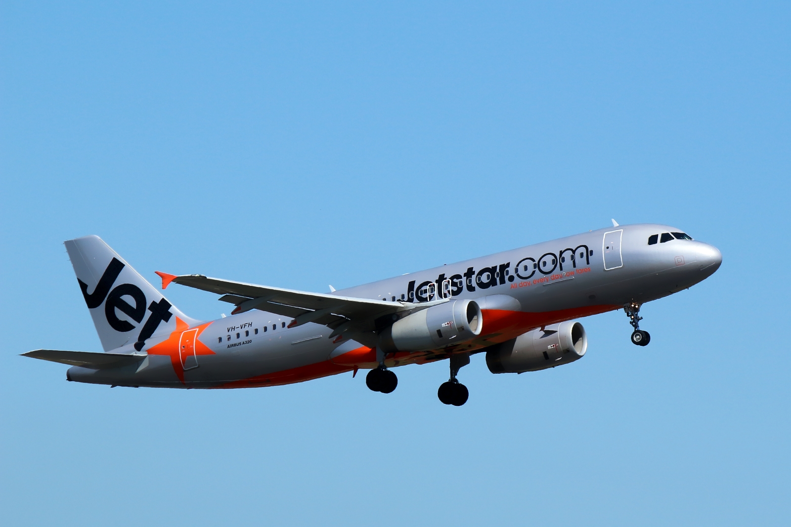VH-VFH · Airbus A320-232 · (SYD / YSSY)