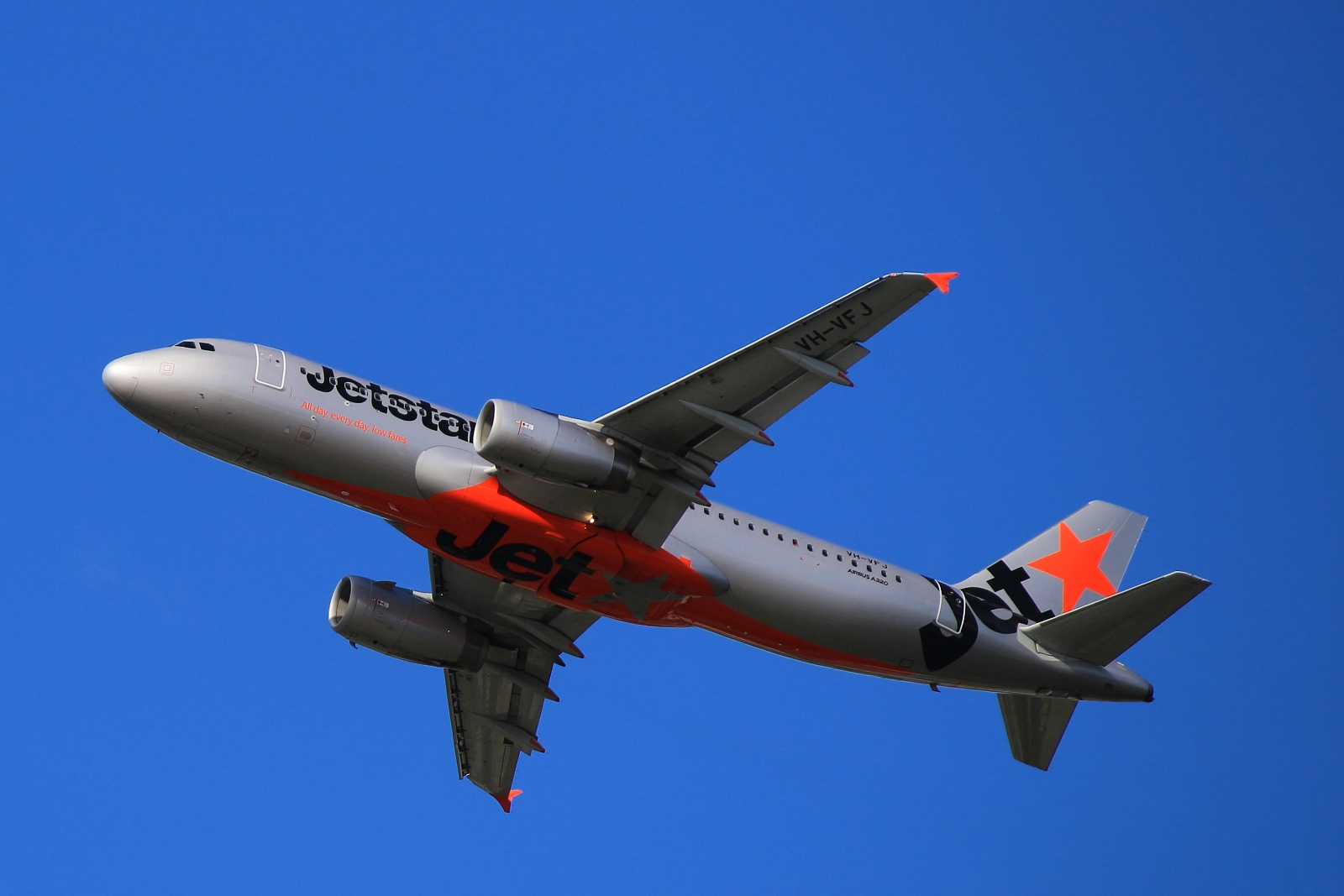 VH-VFJ · Airbus A320-232 · (SYD / YSSY)