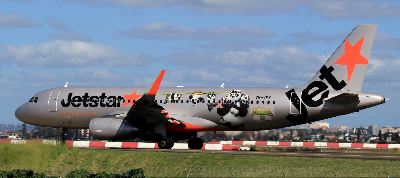 VH-VFX · Airbus A320-232 · (SYD / YSSY)
