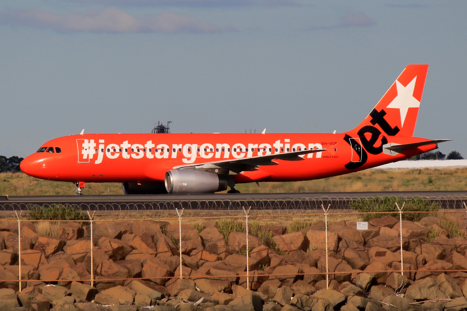 VH-VGF · Airbus A320-232 · (SYD / YSSY)