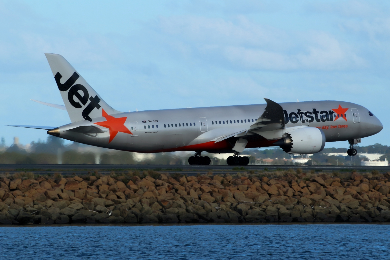 VH-VKB (36228) 2013 Boeing 787-8 Dreamliner