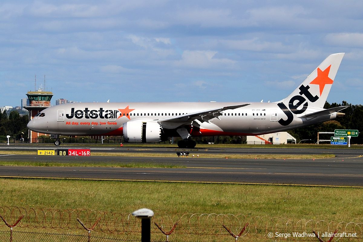 VH-VKK (36237) 2015 Boeing 787-8 Dreamliner