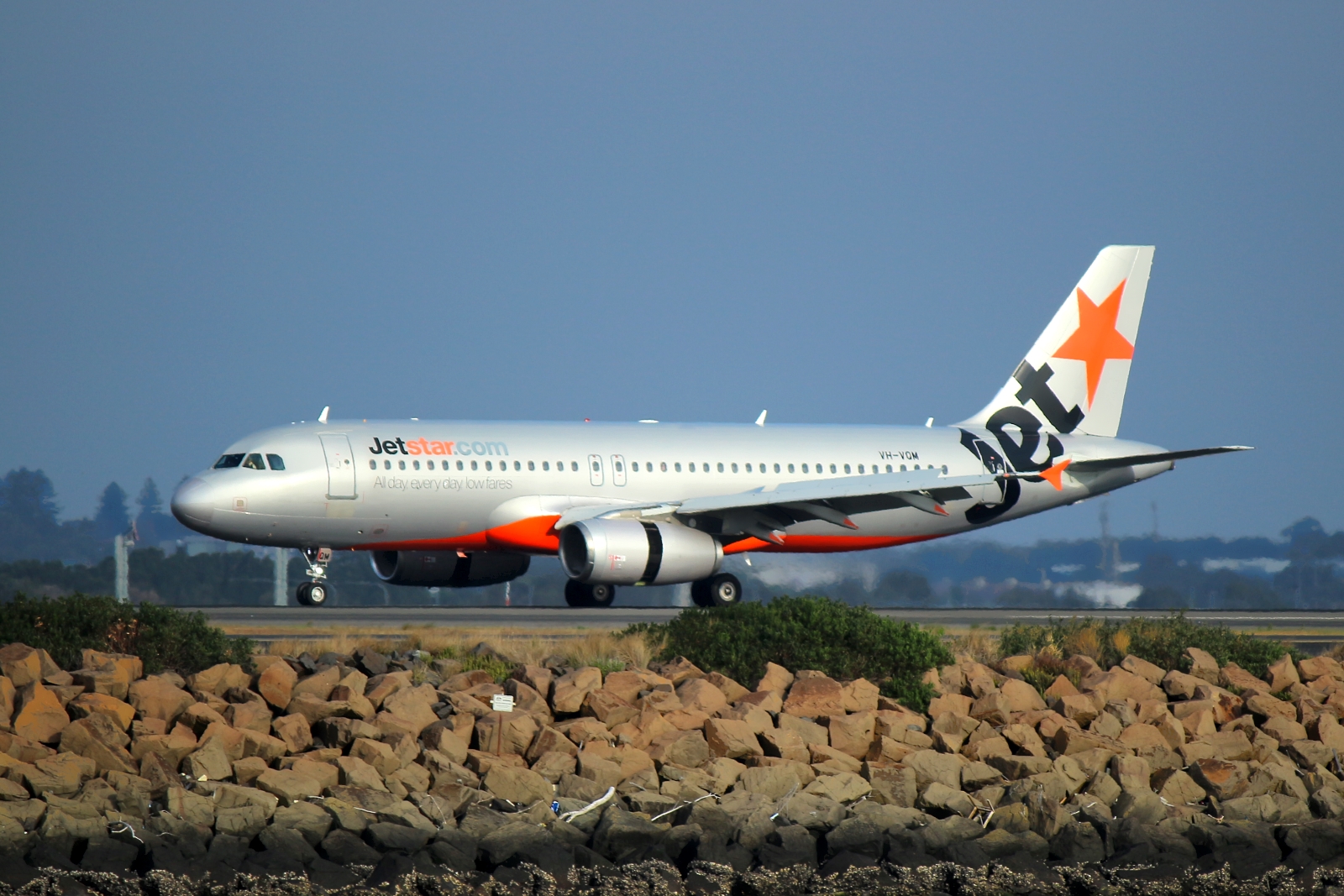 VH-VQM (2608) 2005 Airbus A320-232