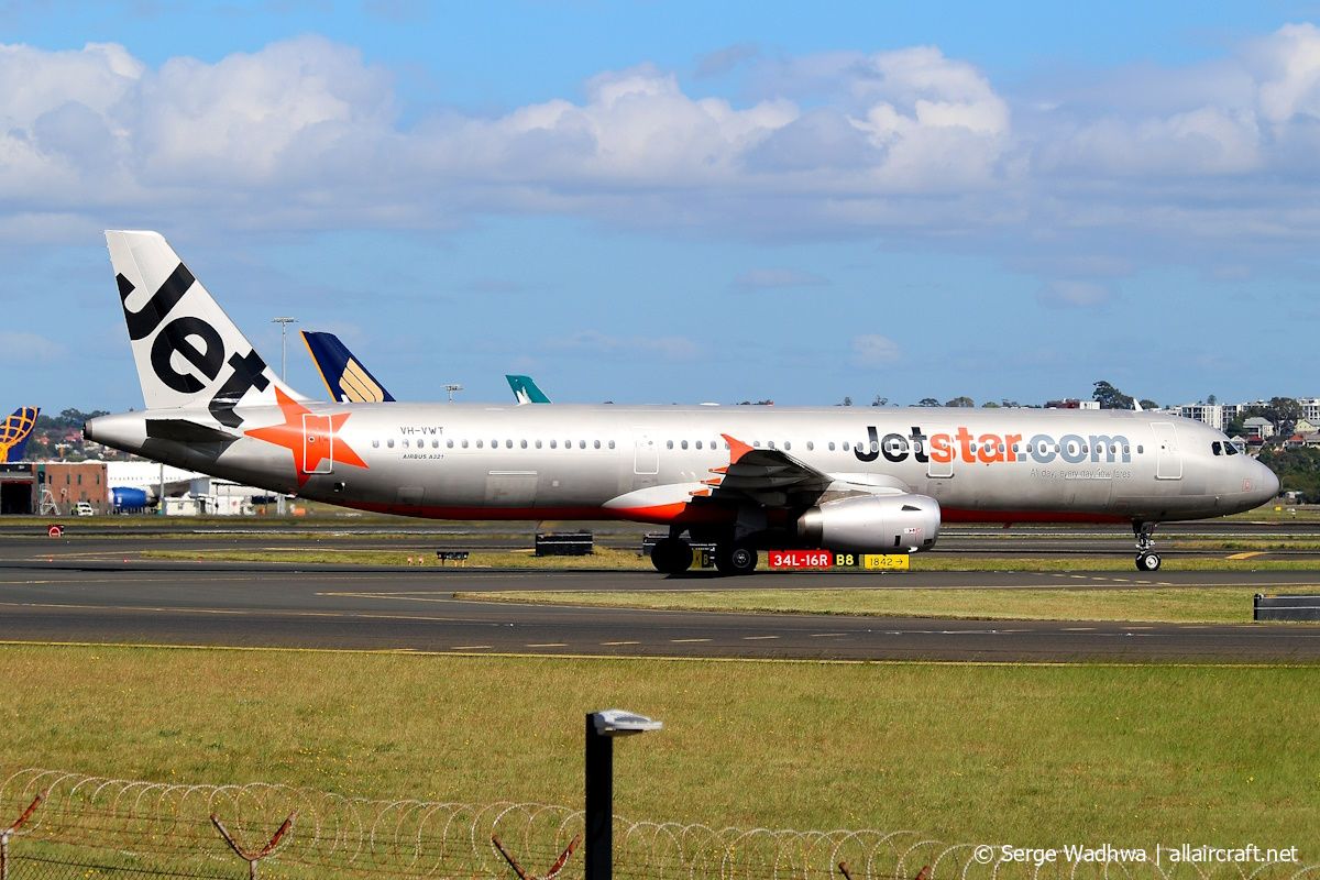 VH-VWT (3717) 2008 Airbus A321-232
