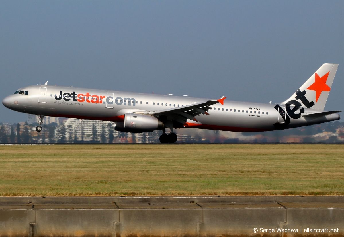 VH-VWX (3899) 2009 Airbus A321-231