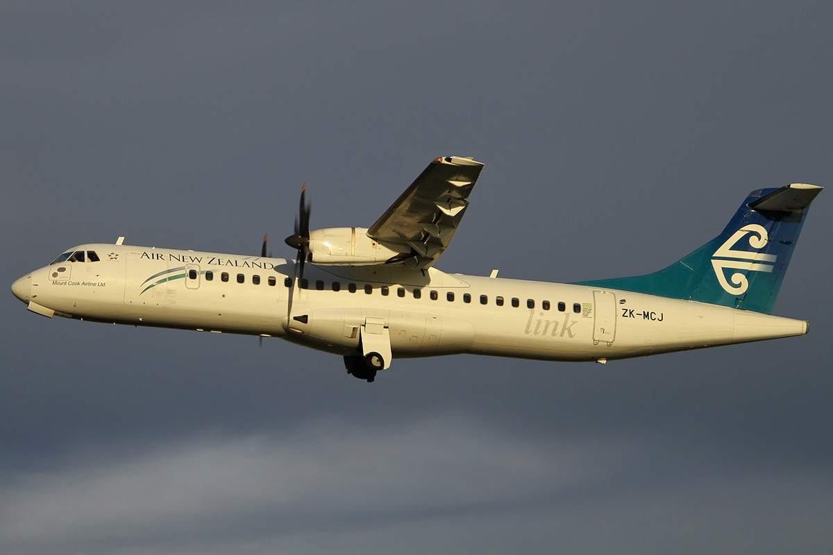 ZK-MCJ (624) 1999 ATR-72-500