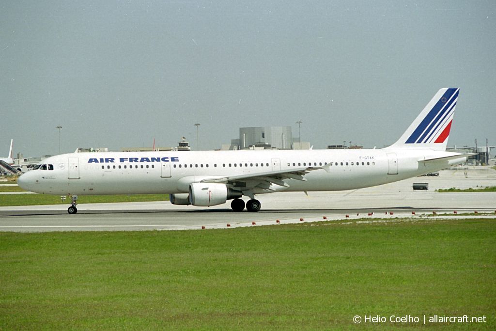 F-GTAK · Airbus A321-212 · (LIS / LPPT)