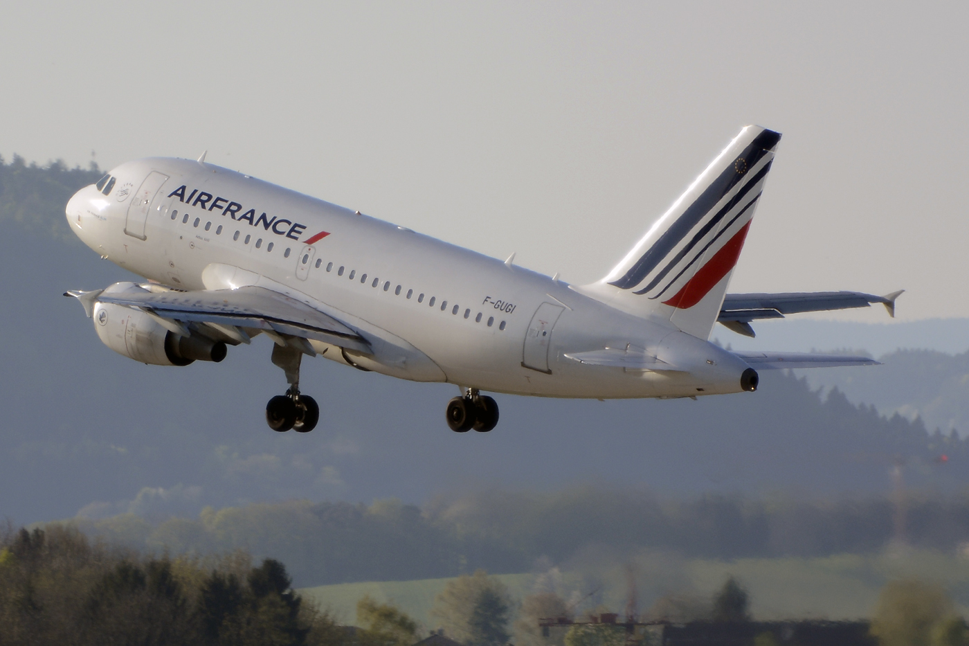 F-GUGI · Airbus A318-111 · (ZRH / LSZH)