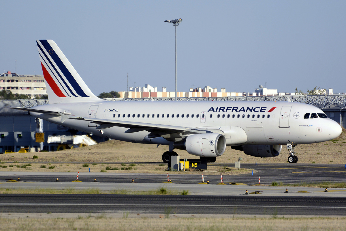 F-GRHZ · Airbus A319-111 · (LIS / LPPT)