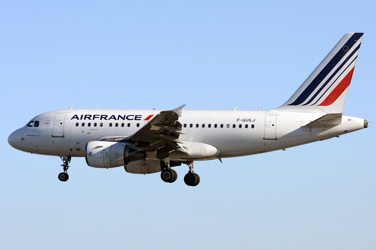 F-GUGJ · Airbus A318-111 · (LIS / LPPT)