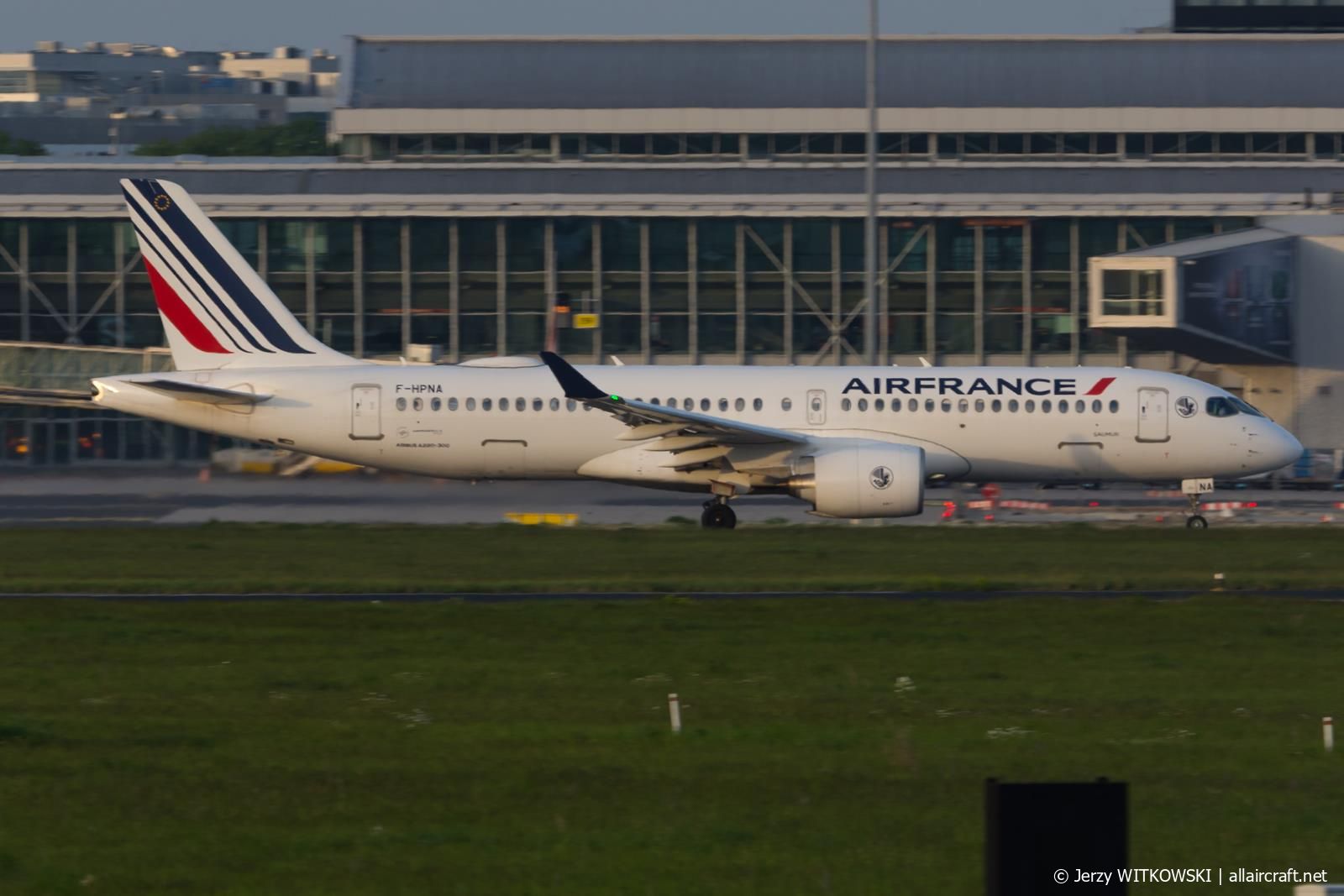 F-HPNA · Airbus A220-300 · (WAW / EPWA)