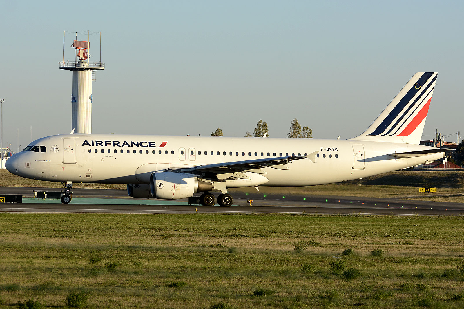 F-GKXC · Airbus A320-214 · (LIS / LPPT)