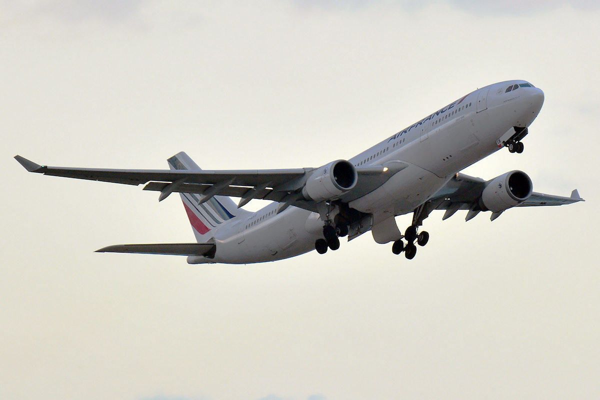 F-GZCB · Airbus A330-203 · (LPA / GCLP)