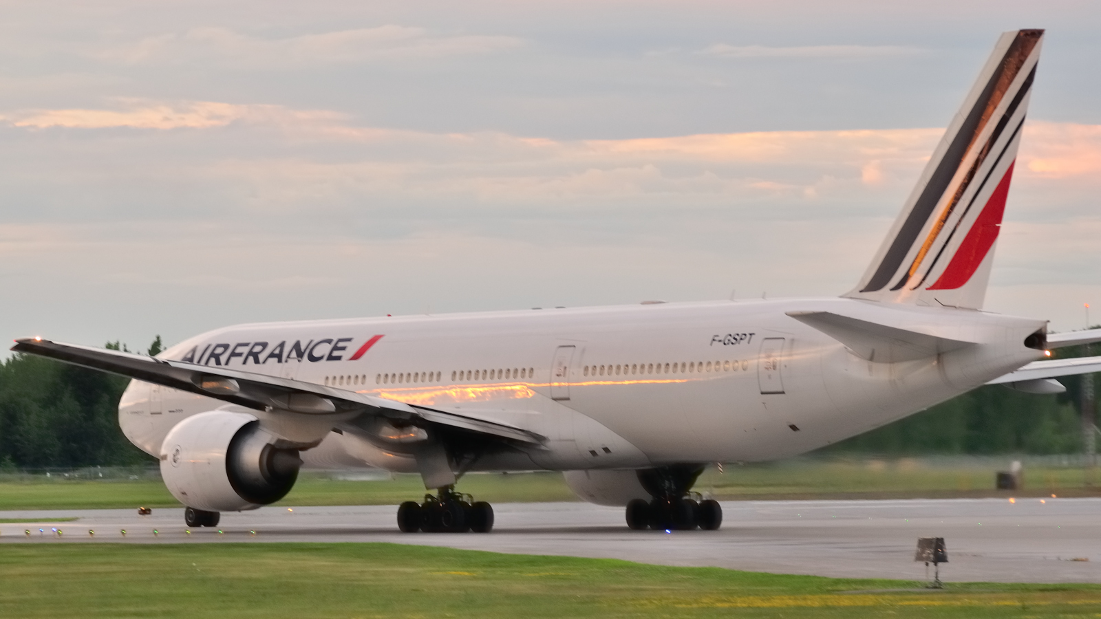 F-GSPT · Boeing 777-228/ER · (YUL / CYUL)