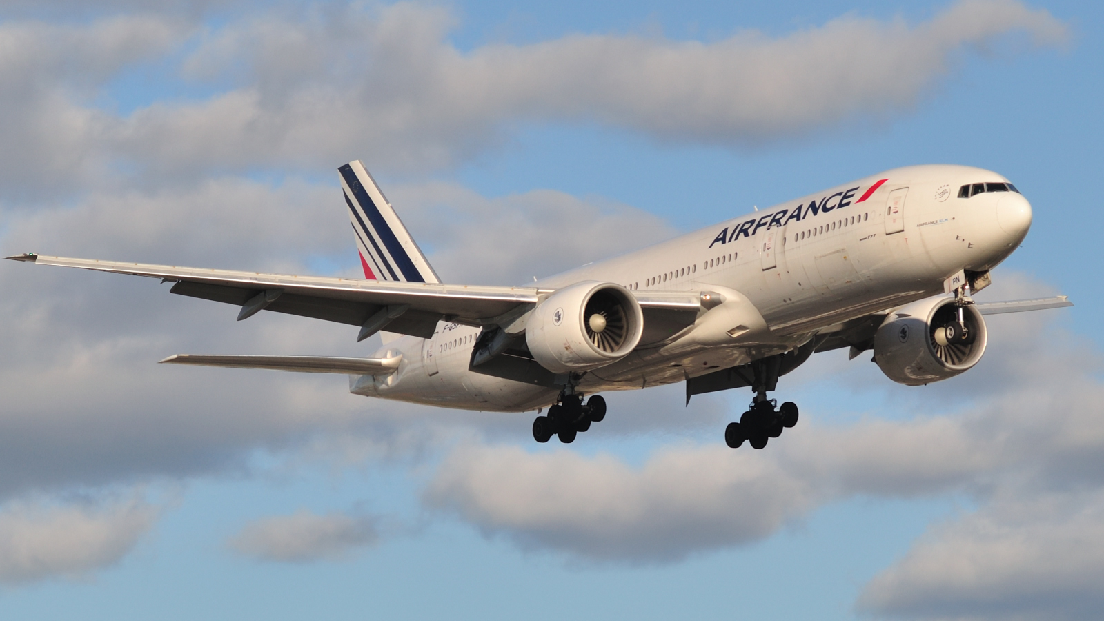 F-GSPN (cn 29011) Boeing 777-228ER