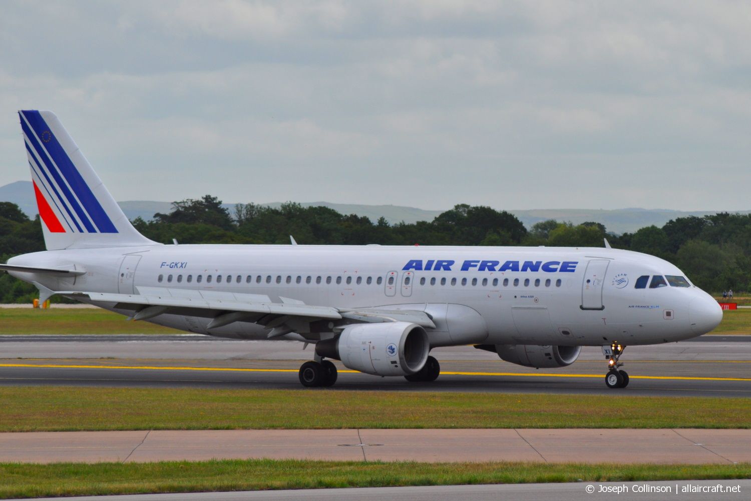 F-GKXI (1949) 2003 Airbus A320-214