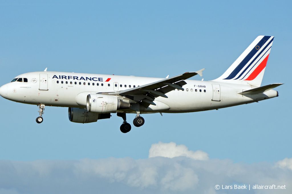 F-GRHB (985) 1999 Airbus A319-111