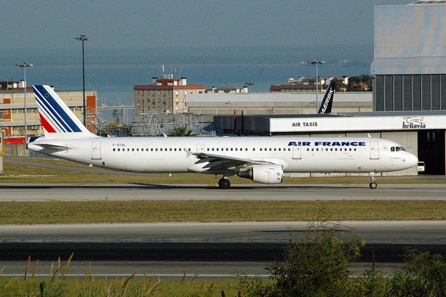 F-GTAL · Airbus A321-211 · (LIS / LPPT)