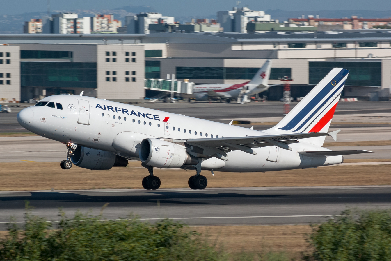 F-GUGQ · Airbus A318-111 · (LIS / LPPT)