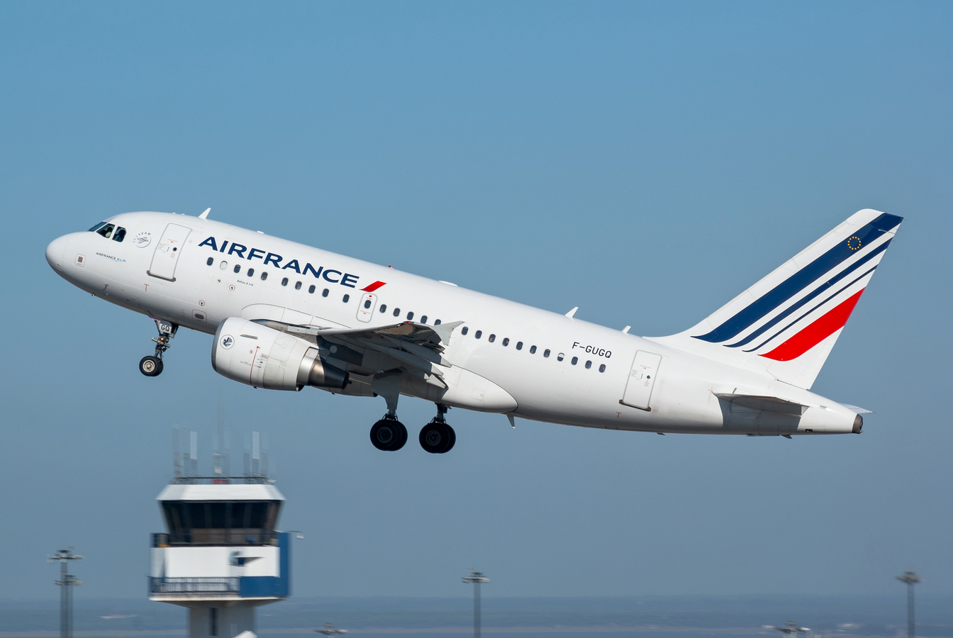 F-GUGQ · Airbus A318-111 · (LIS / LPPT)