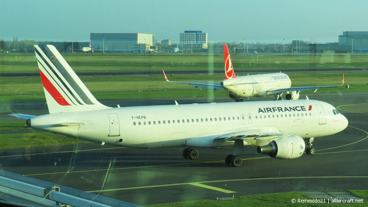 F-HEPB · Airbus A320-214 · (AMS / EHAM)