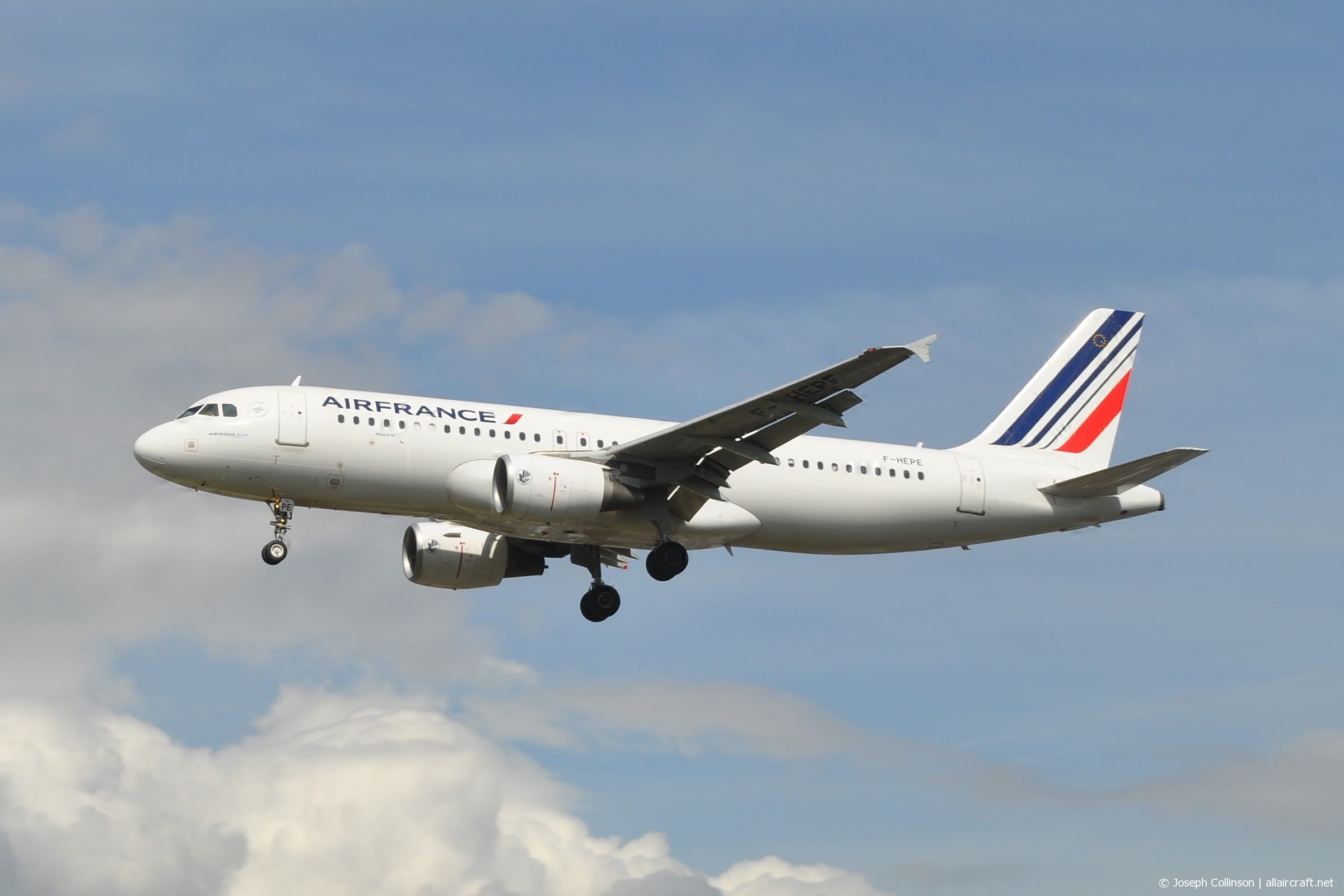 F-HEPE · Airbus A320-214 · (LHR / EGLL)