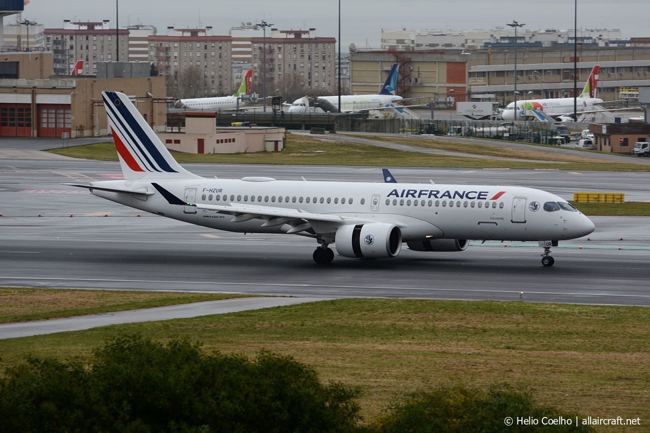 F-HZUR (55198) 2022 Airbus A220-300