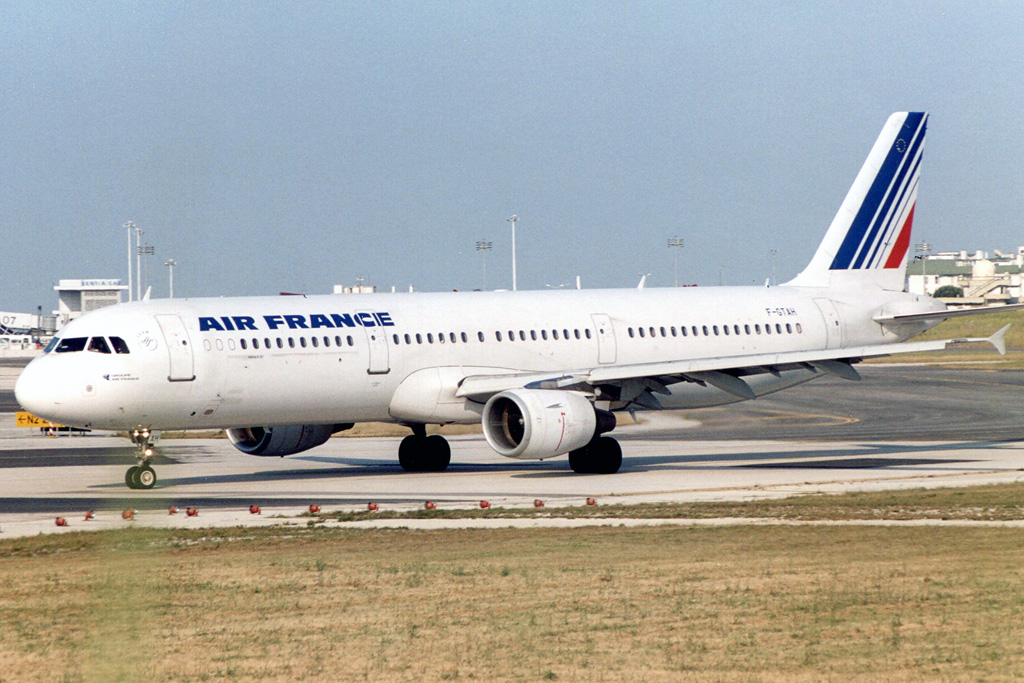 F-GTAH · Airbus A321-211 · (LIS / LPPT)