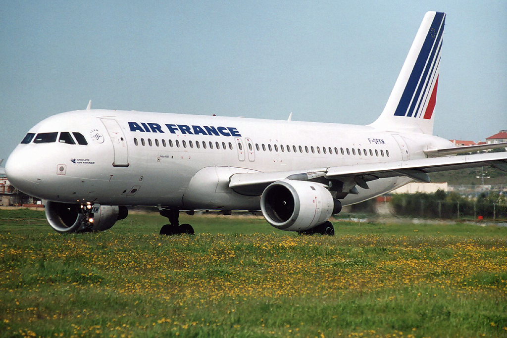 F-GFKM · Airbus A320-211 · (LIS / LPPT)