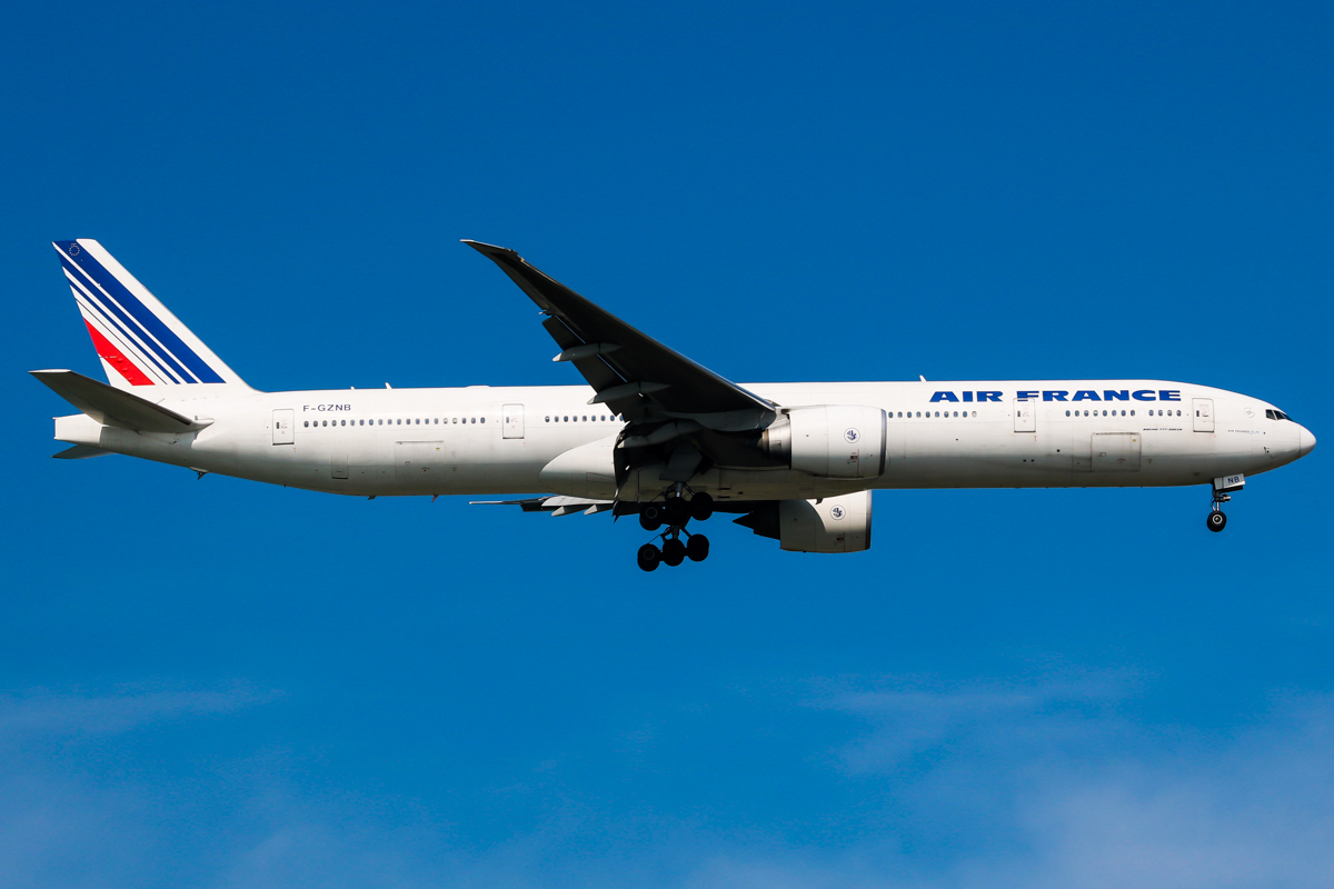 F-GZNB · Boeing 777-328ER · (SIN / WSSS)