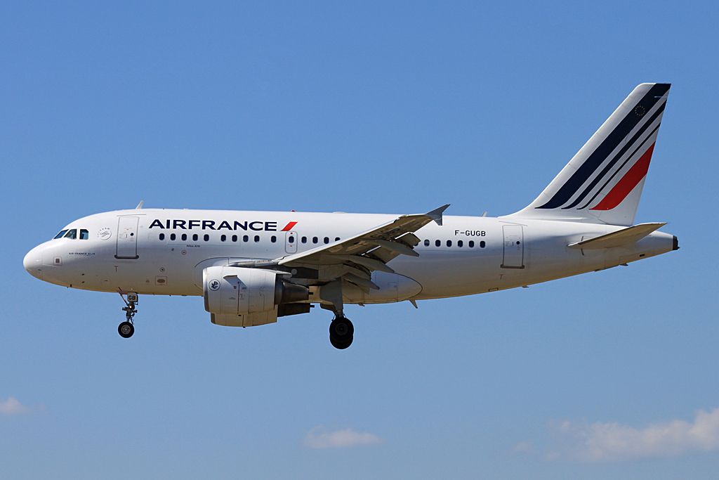 F-GUGB · Airbus A318-111 · (BCN / LEBL)