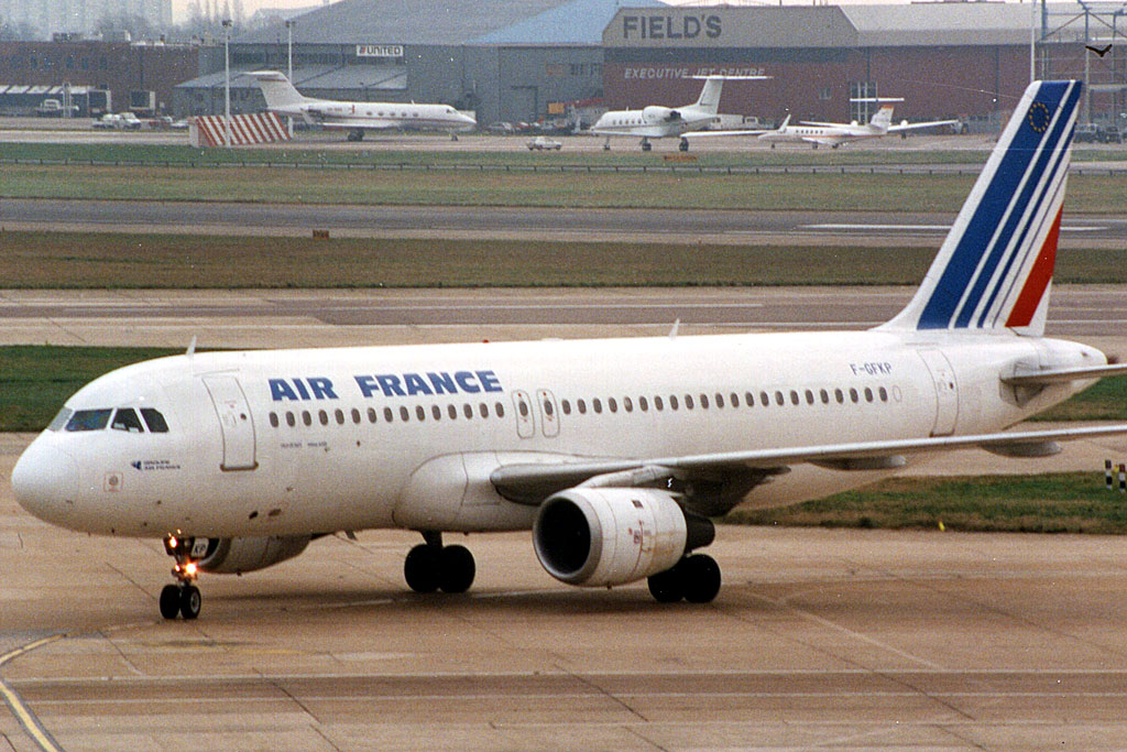 F-GFKP · Airbus A320-211 · (LHR / EGLL)
