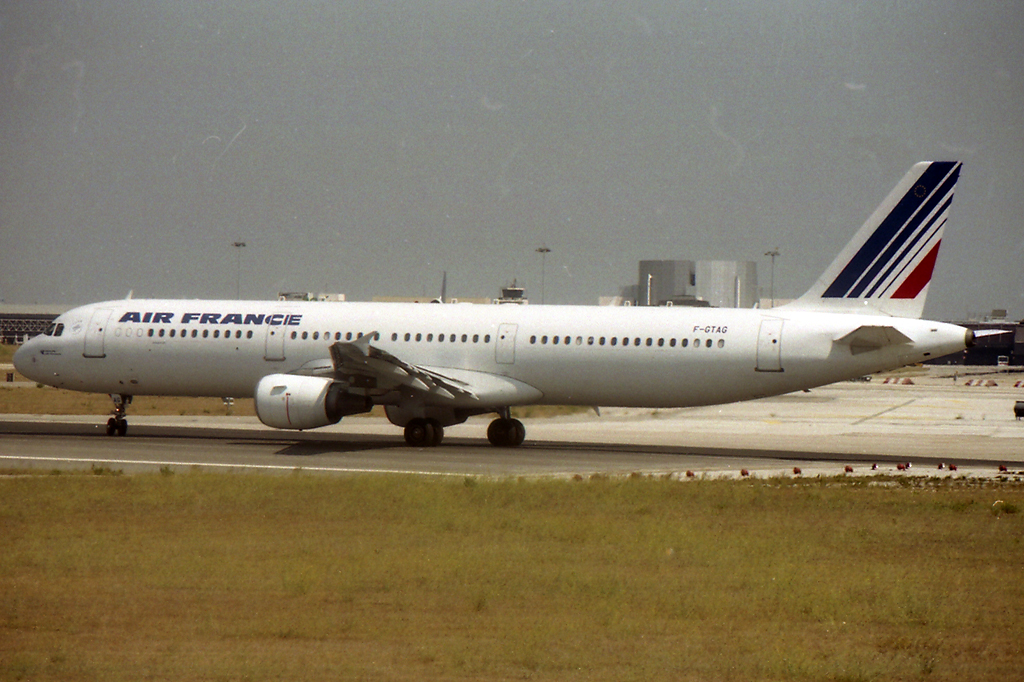 F-GTAG · Airbus A321-211 · (LIS / LPPT)