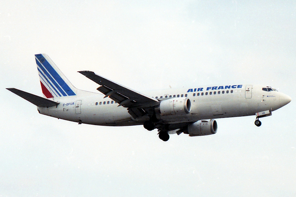 F-GFUA (23635) 1987 Boeing 737-33A