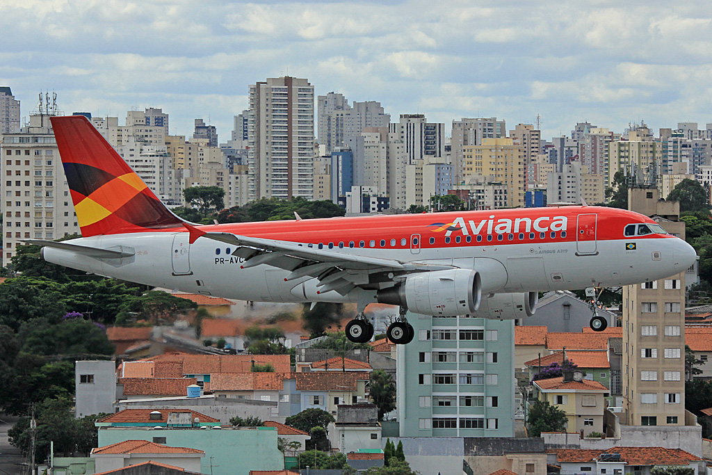 PR-AVC, (cn 4287), Airbus A319-115LR