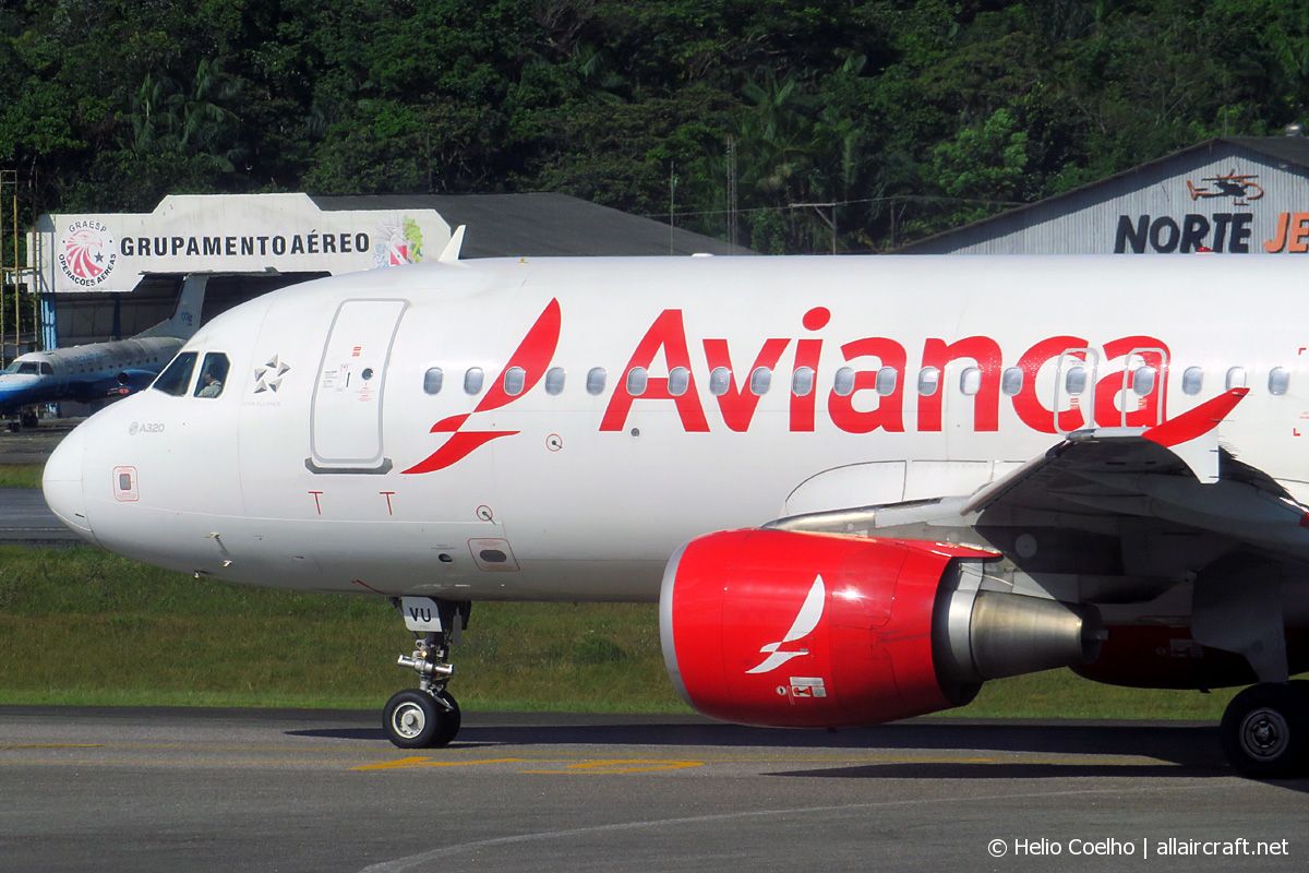 PR-AVU (cn 4942) Airbus A320-214