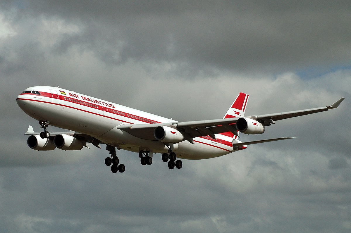 3B-NBI, (cn 793), Airbus A340-313