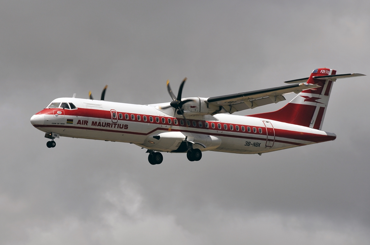 3B-NBK (595) 1999 ATR 72-500