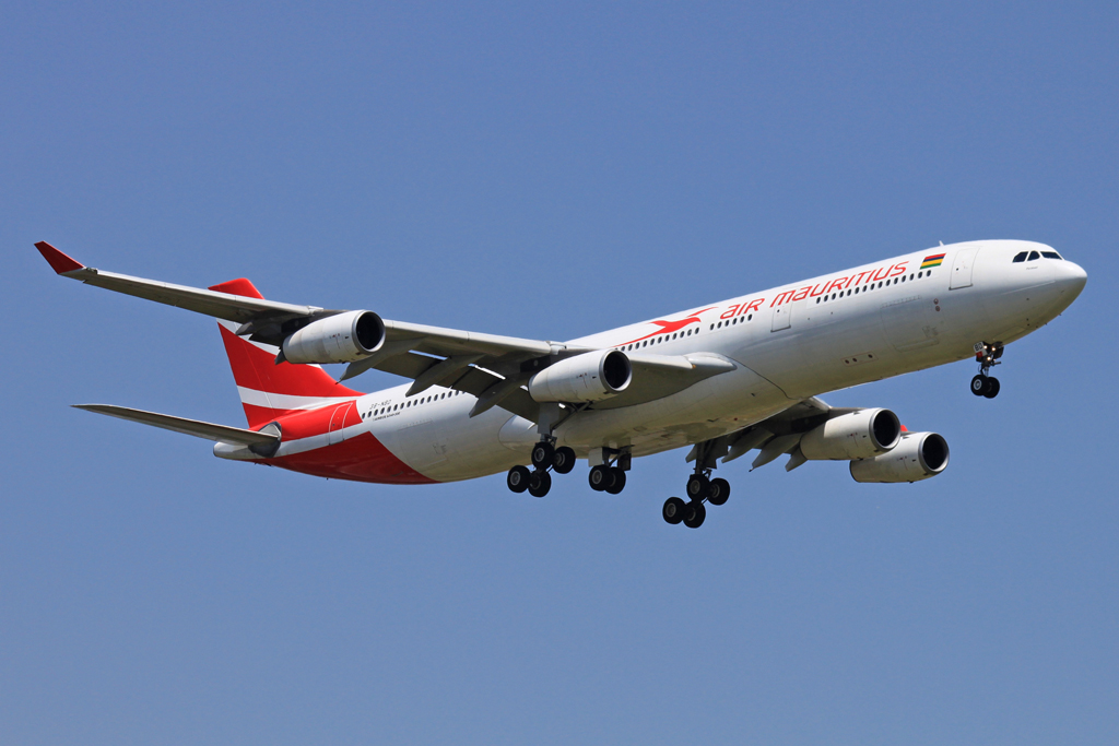 3B-NBD · Airbus A340-313 · (JNB / FAOR)