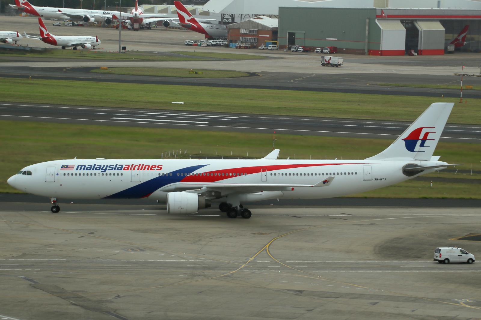 9M-MTJ · Airbus A330-323 · (SYD / YSSY)