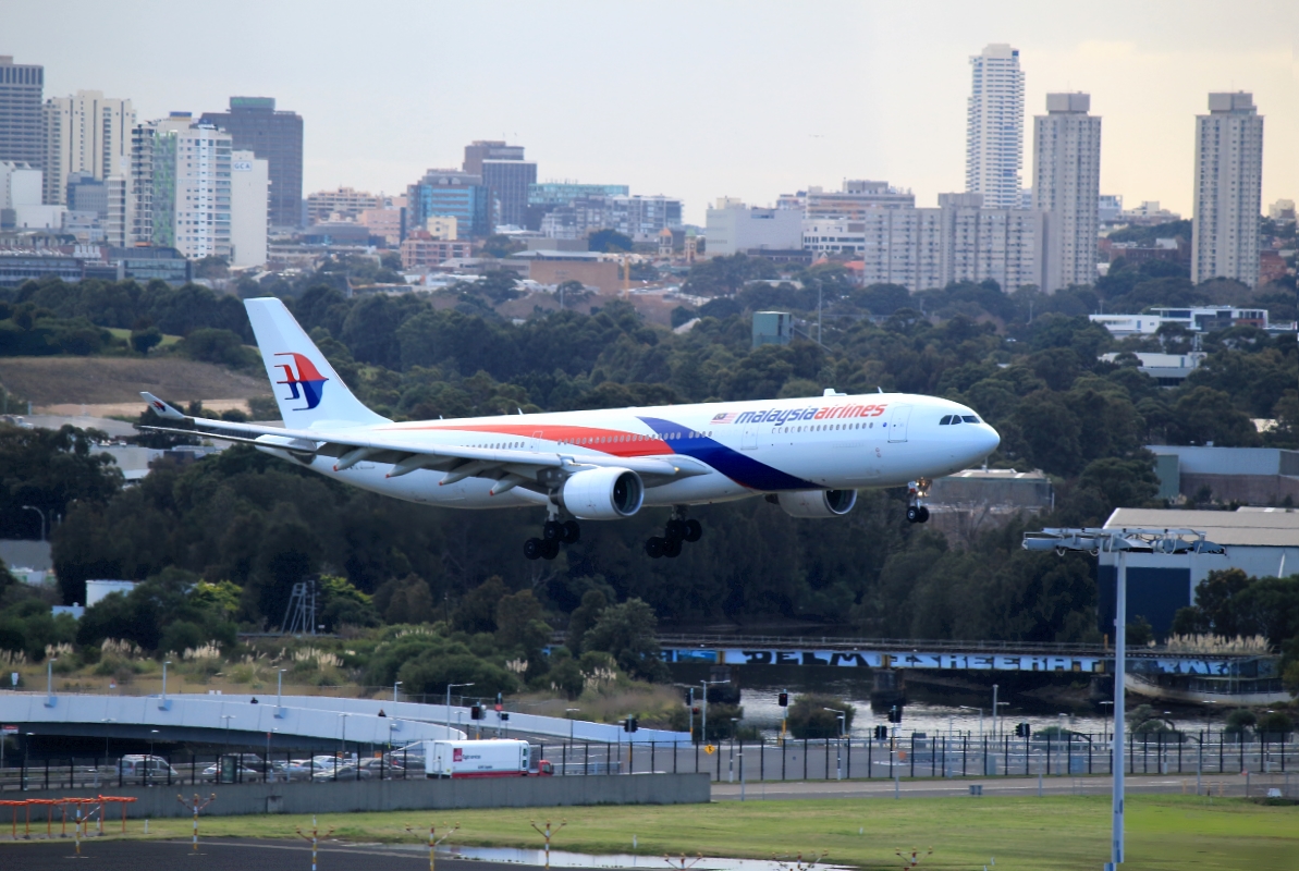 9M-MTL · Airbus A330-323 · (SYD / YSSY)
