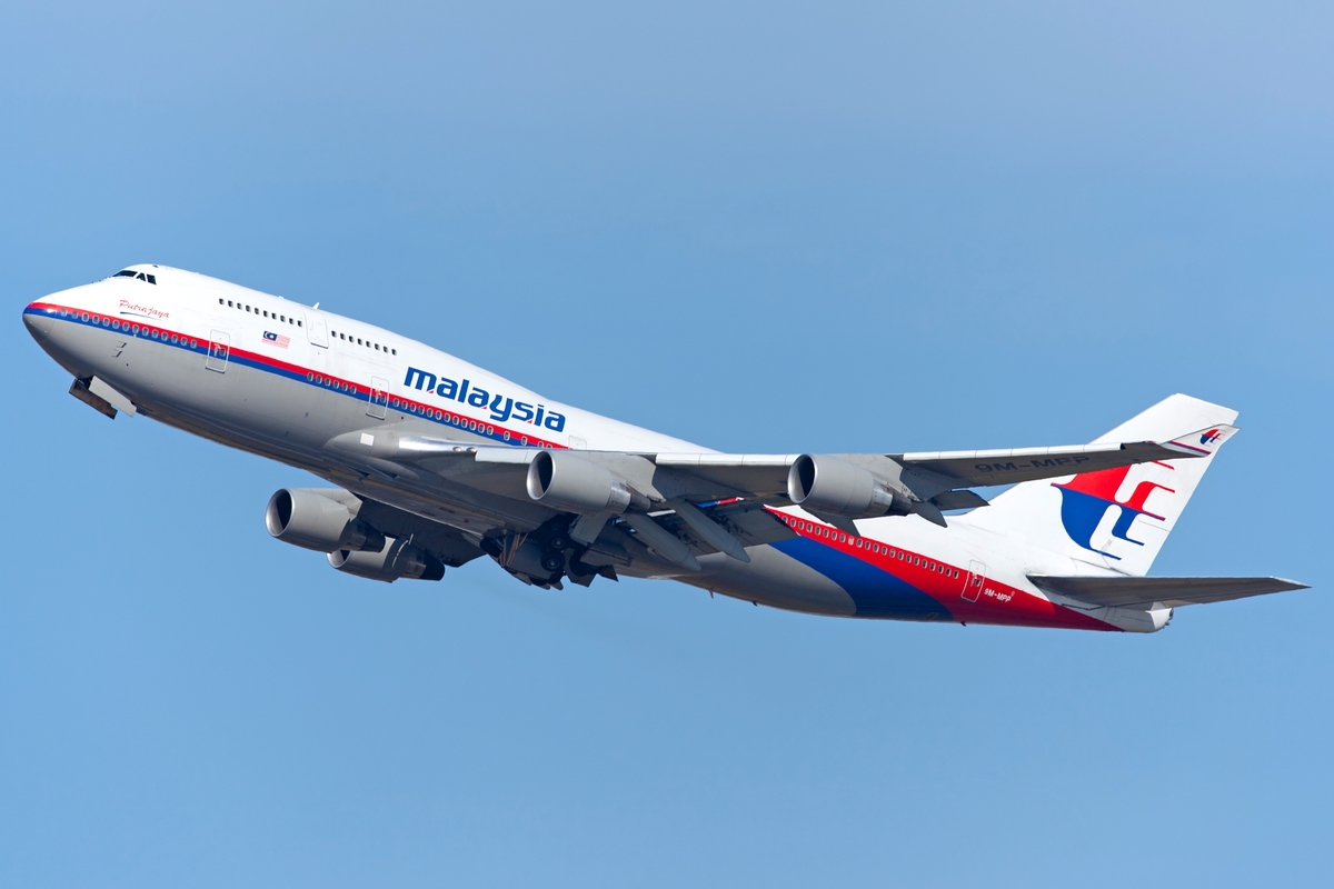 9M-MPP (29900) 2002 Boeing 747-4H6