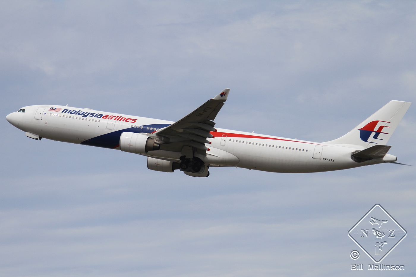 9M-MTA · Airbus A330-323 · (SYD / YSSY)