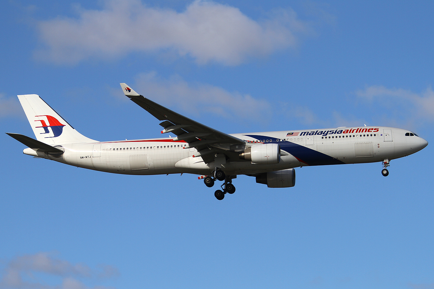 9M-MTJ · Airbus A330-323 · (PER / YPPH)
