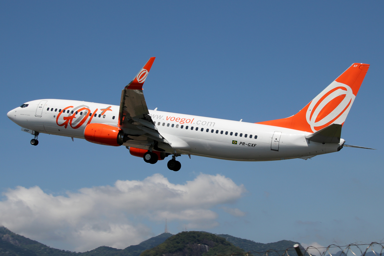 PR-GXF (39619) 2013 Boeing 737-8EH(WL)