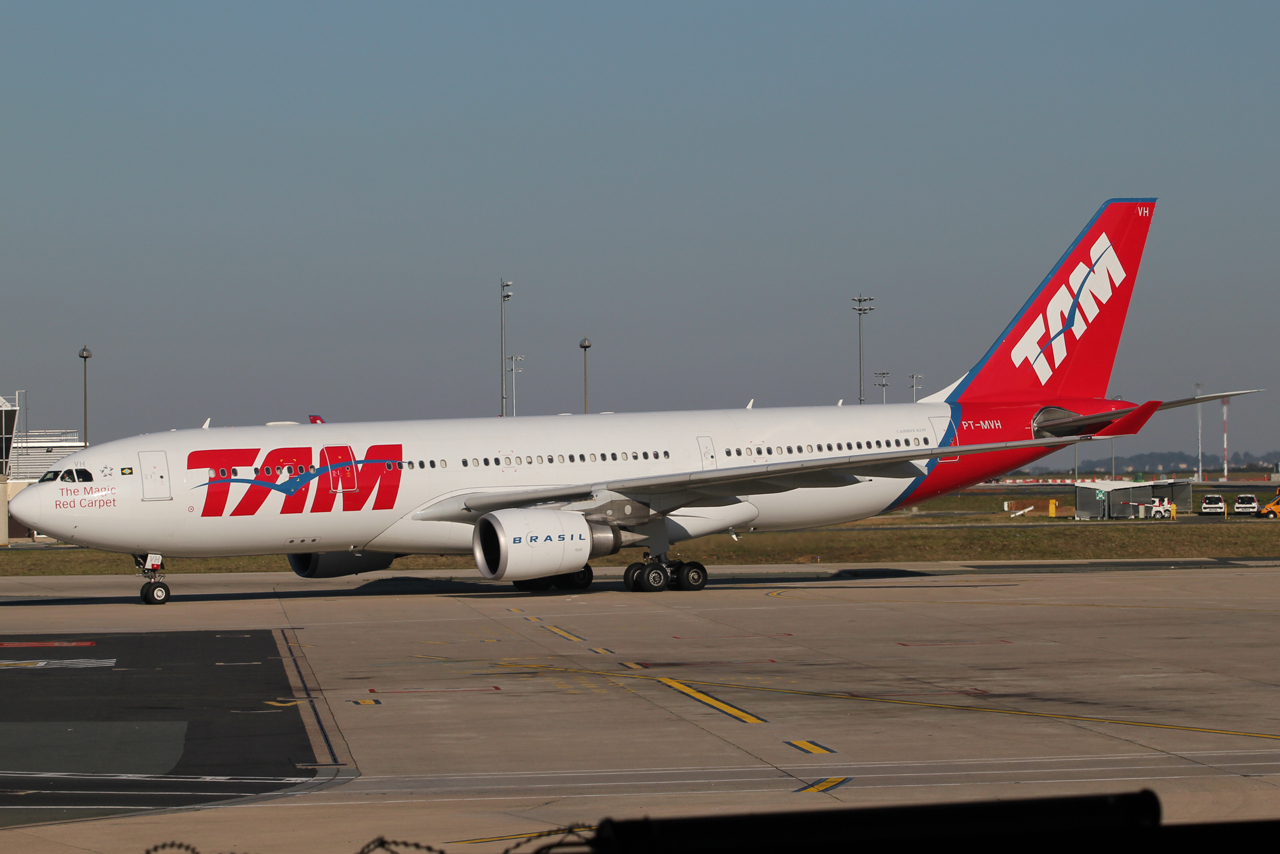 PT-MVH, (cn 477), Airbus A330-203