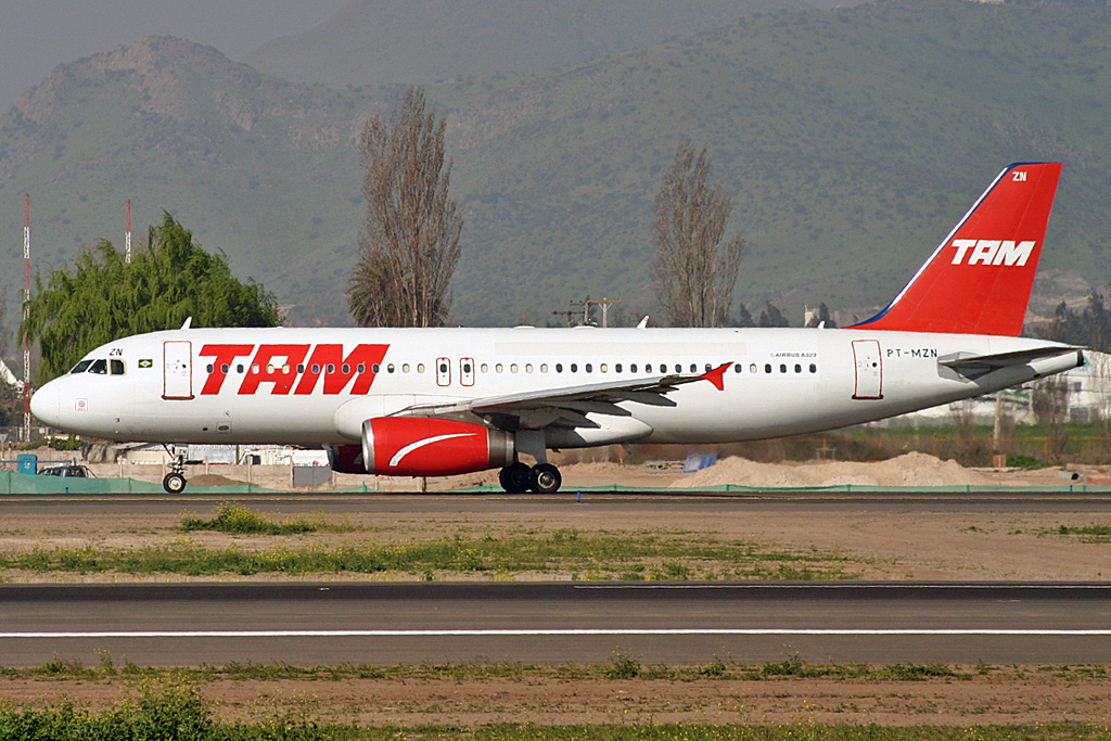 PT-MZN, (cn 440), Airbus A320-231