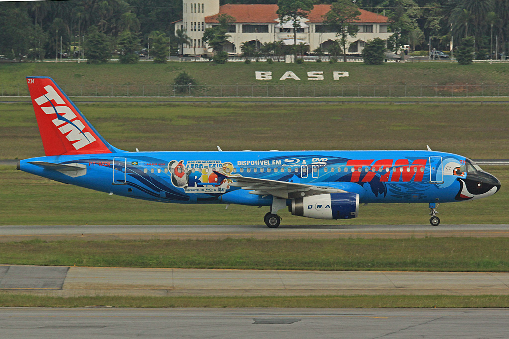 PT-MZN, (cn 440), Airbus A320-231
