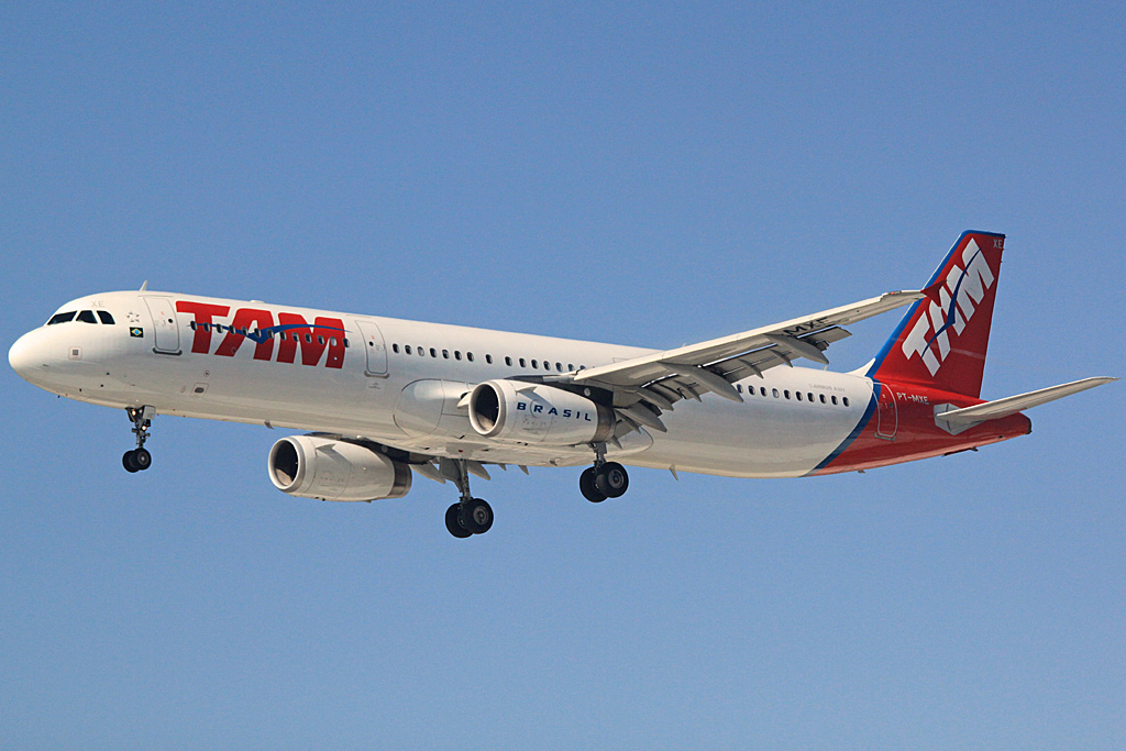 PT-MXE · Airbus A321-231 · (GRU / SBGR)