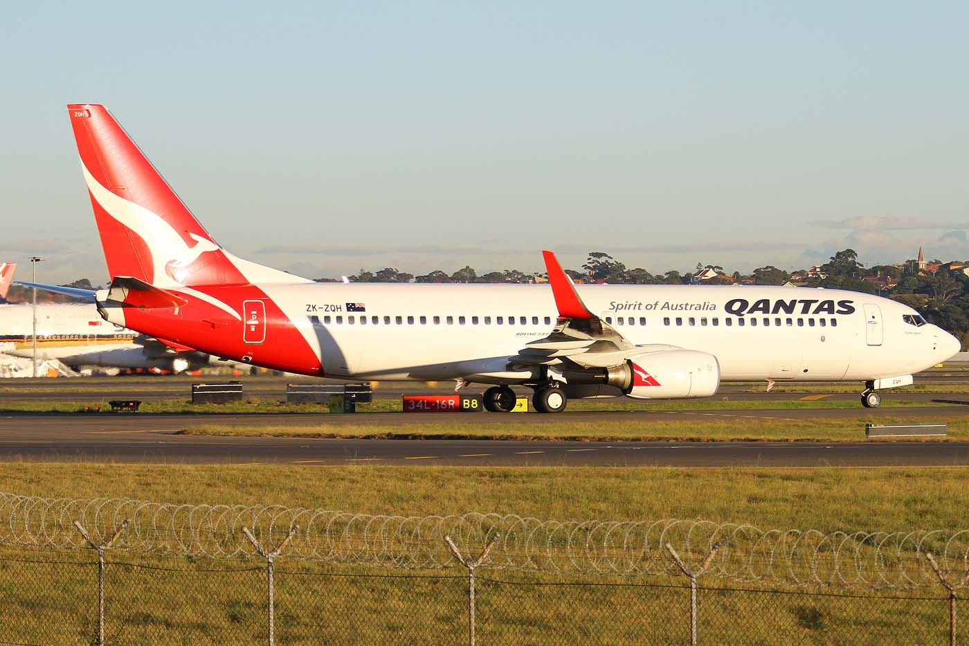 ZK-ZQH · Boeing 737-838(WL) · (SYD / YSSY)
